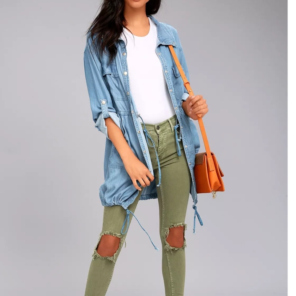 Lulu's LONDON SKIES LIGHT BLUE CHAMBRAY JACKET